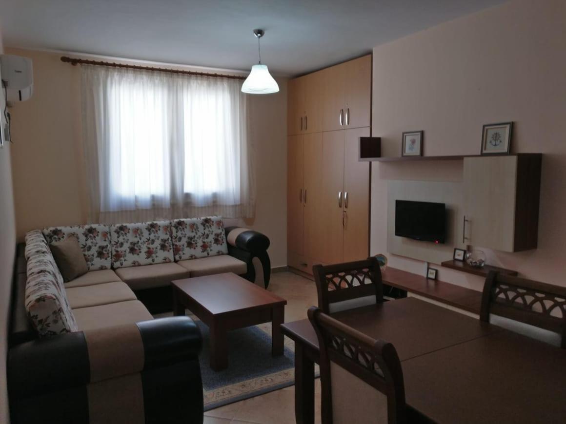 Comfortable Apartment Shëngjin Екстериор снимка