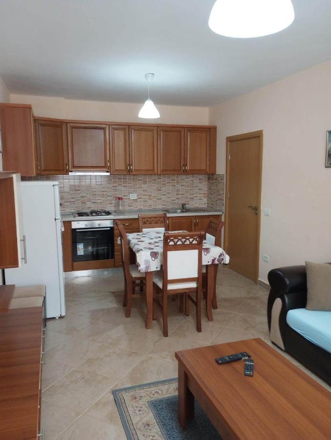 Comfortable Apartment Shëngjin Екстериор снимка