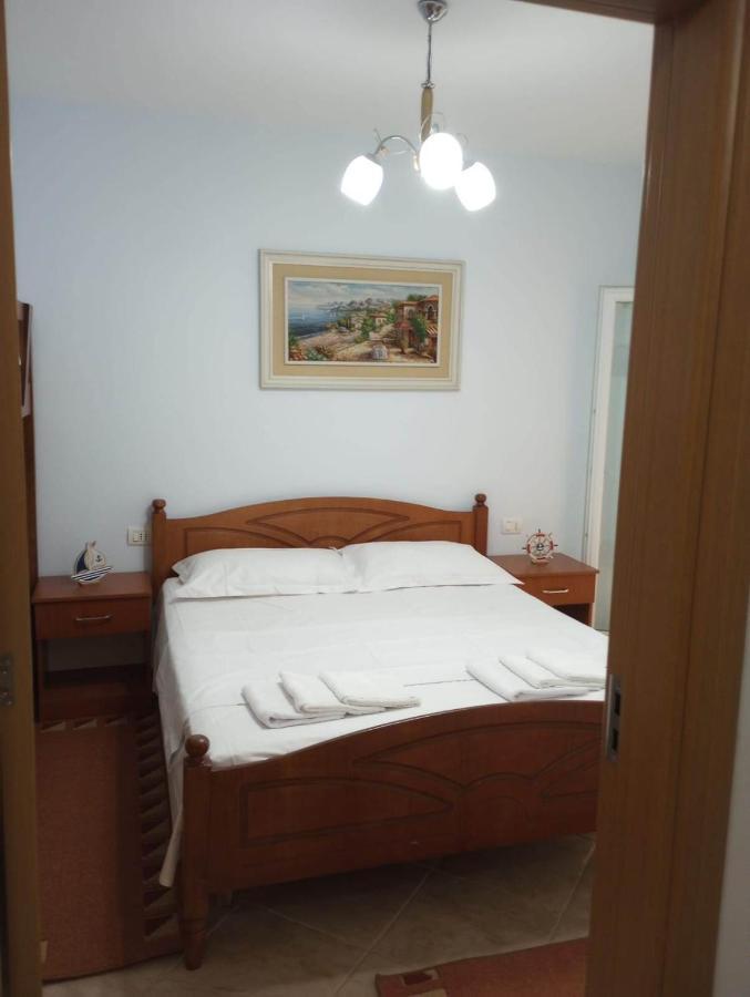 Comfortable Apartment Shëngjin Екстериор снимка