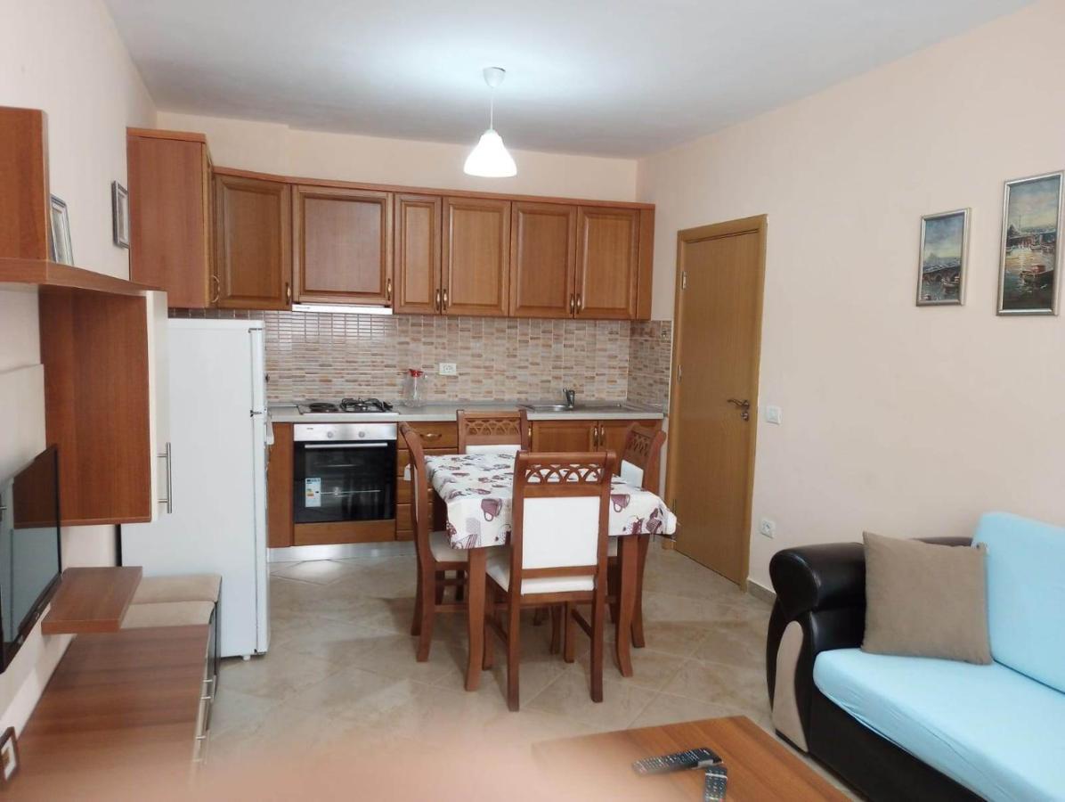 Comfortable Apartment Shëngjin Екстериор снимка