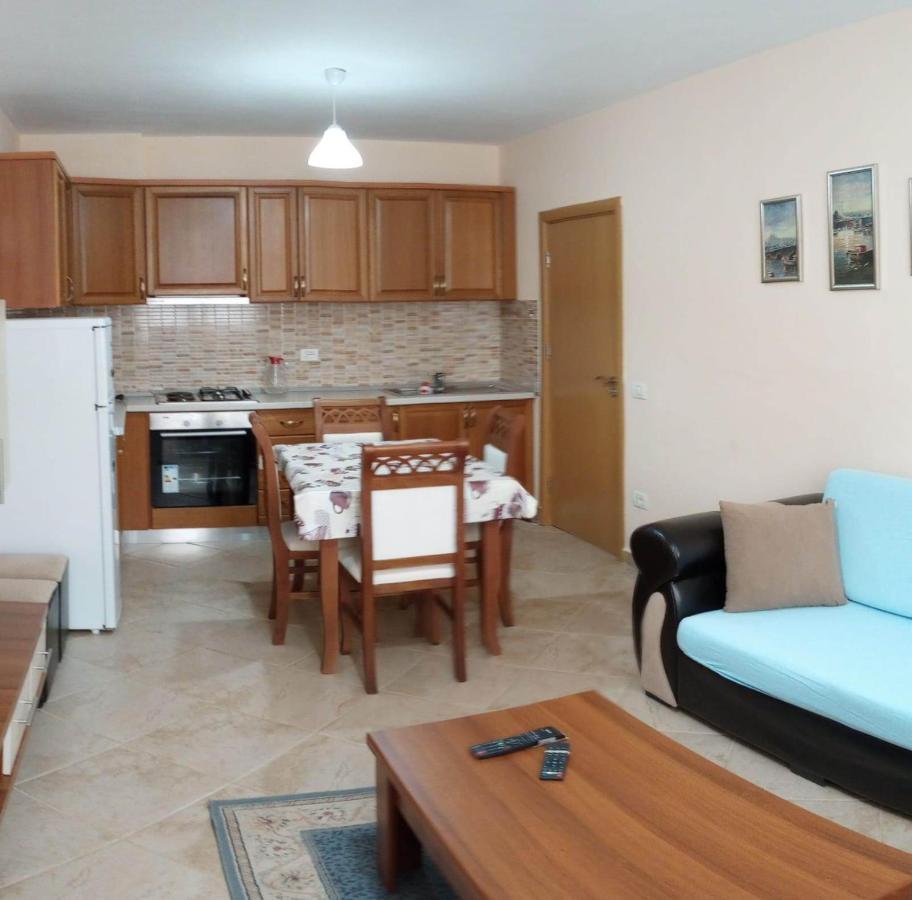 Comfortable Apartment Shëngjin Екстериор снимка