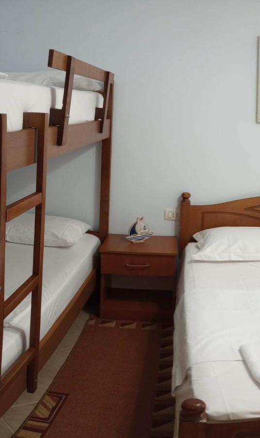 Comfortable Apartment Shëngjin Екстериор снимка