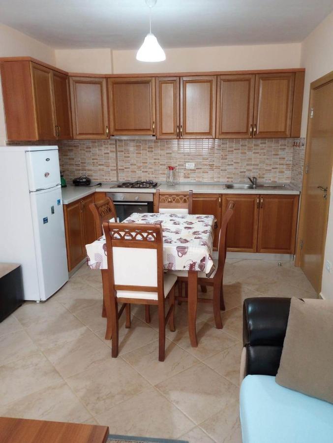 Comfortable Apartment Shëngjin Екстериор снимка
